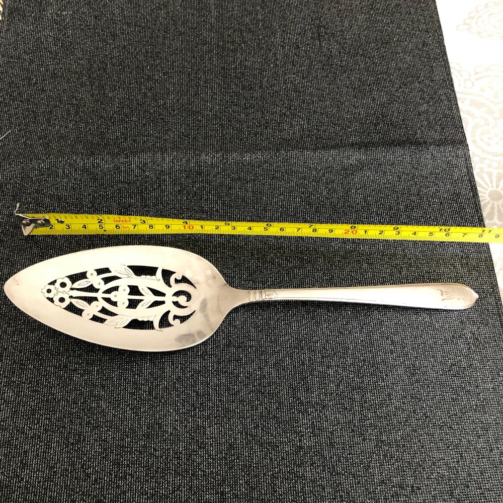 Vintage Silver Plate ‘Lady Hamilton’ Cake/Pie Server with Detailed Cutouts